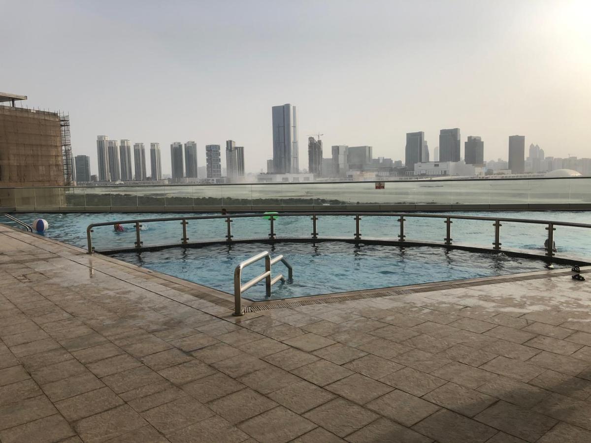 Large Size One Bedroom Apartment With Sea View อาบูดาบี ภายนอก รูปภาพ