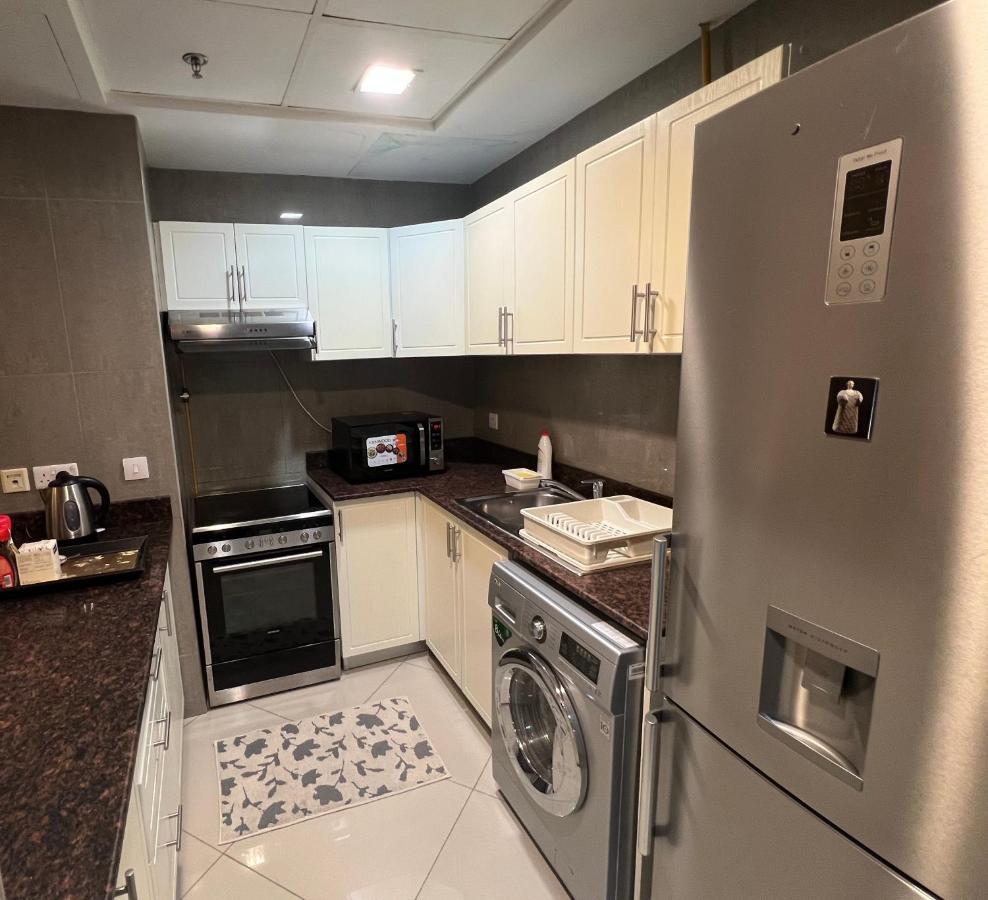 Large Size One Bedroom Apartment With Sea View อาบูดาบี ภายนอก รูปภาพ